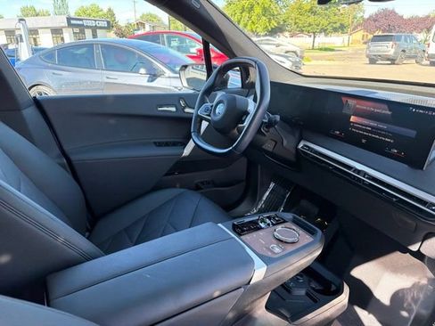 Used 2023 BMW iX xDrive50 w/ Premium Package AWD/4WD image 12