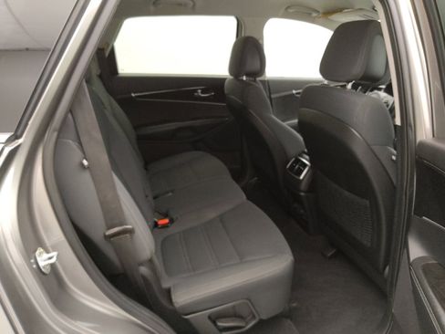 Used 2016 Kia Sorento AWD w/ LX Convenience Package image 19