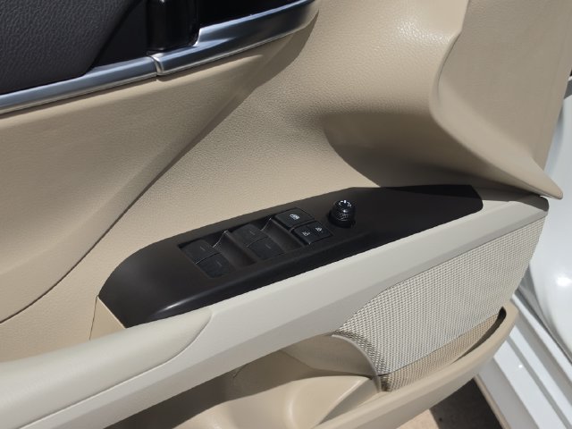 Used 2021 Toyota Camry LE FWD image 18