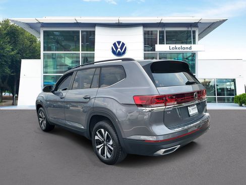 Used 2024 Volkswagen Atlas SE FWD image 4