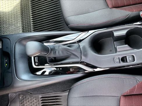 Used 2025 Toyota Corolla SE image 16