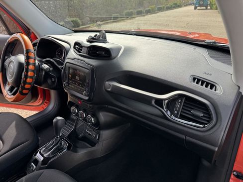 Used 2017 Jeep Renegade Altitude image 13