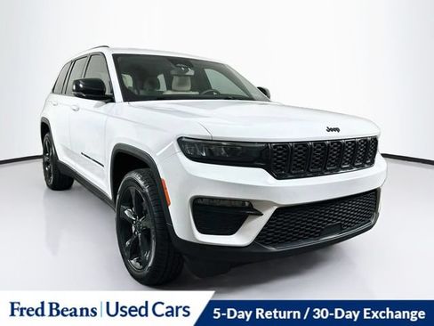 Used 2023 Jeep Grand Cherokee Limited w/ Black Appearance Package AWD/4WD image 1