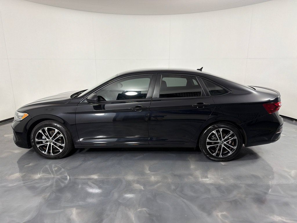 Used 2023 Volkswagen Jetta Sport FWD image 8