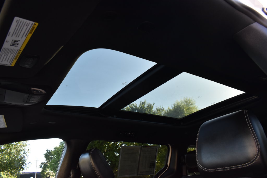 Used 2025 Chrysler Pacifica Limited FWD image 18