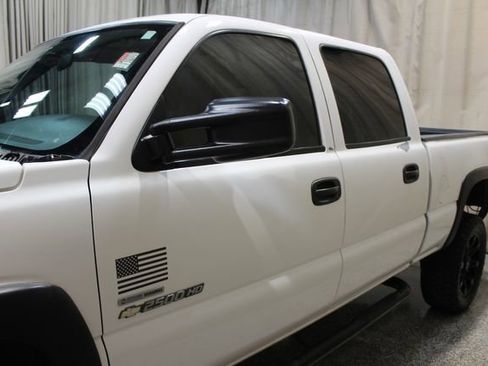 Used 2006 Chevrolet Silverado 2500 W/T w/ Heavy-Duty Power Package image 7