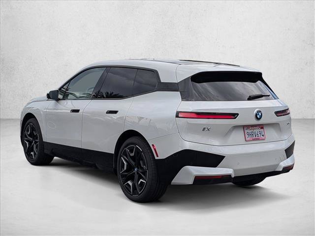 Used 2024 BMW iX xDrive50 w/ Sport Package AWD/4WD image 9