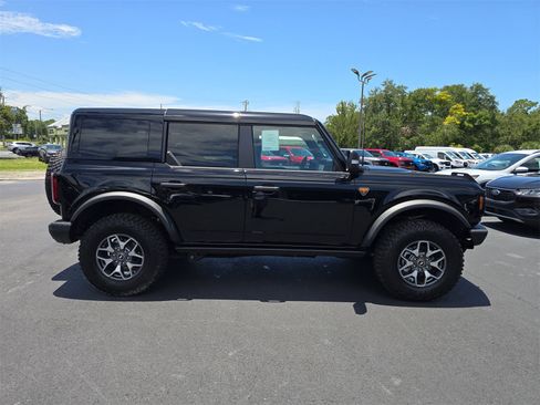 New 2025 Ford Bronco Badlands image 3