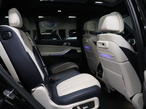 Used 2020 BMW X7 M50i w/ Dynamic Handling Package image 20