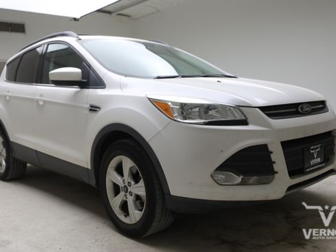 Used 2015 Ford Escape SE w/ Equipment Group 201A AWD/4WD image 6