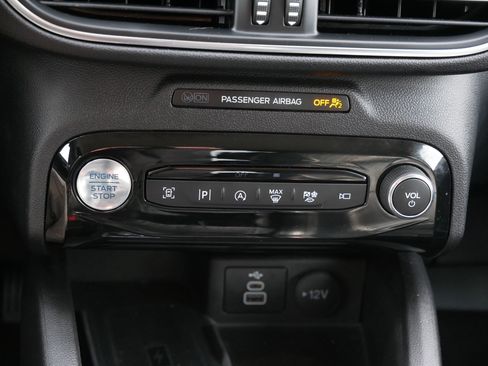 Used 2024 Ford Escape Platinum image 33