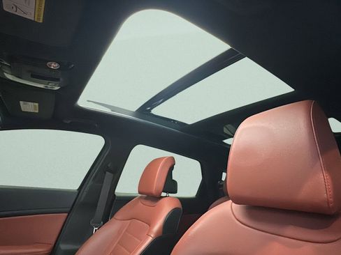 Used 2023 Kia Sportage SX Prestige image 12