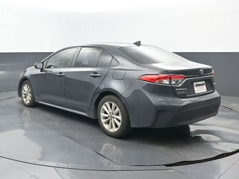 Used 2024 Toyota Corolla LE w/ LE Convenience Package FWD image 3