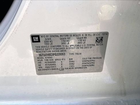Used 2015 GMC Sierra 1500 SLT w/ SLT Crew Cab Value Package AWD/4WD image 34