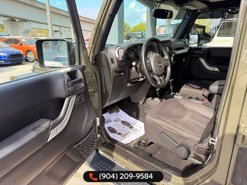 Used 2015 Jeep Wrangler Unlimited Rubicon w/ Dual Top Group image 18