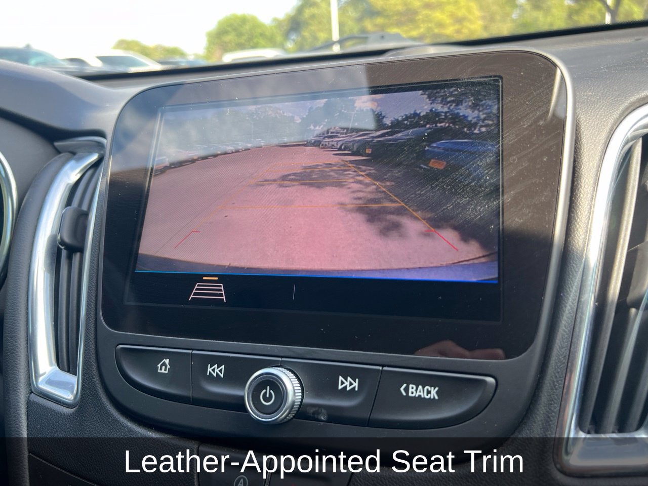 Used 2020 Chevrolet Malibu LT w/ Leather Package FWD image 20