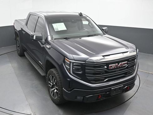 Used 2022 GMC Sierra 1500 AT4 w/ AT4 Premium Package AWD/4WD image 34