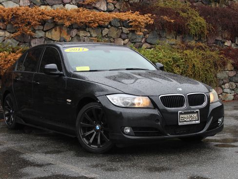 Used 2011 BMW 328i xDrive Sedan AWD/4WD image 4