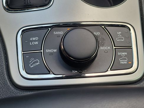 Used 2020 Jeep Grand Cherokee High Altitude AWD/4WD image 32