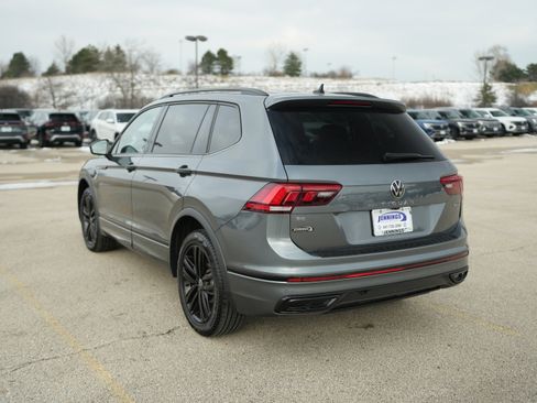 Used 2022 Volkswagen Tiguan SE R-Line image 5