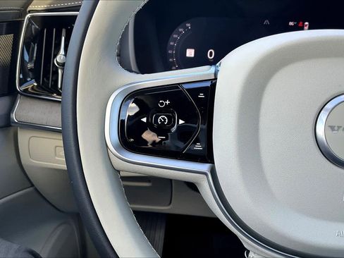 New 2026 Volvo XC90 T8 Ultra image 17