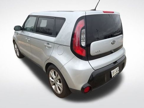 Used 2016 Kia Soul + image 6