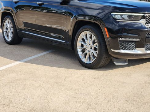 Used 2021 Jeep Grand Cherokee L Summit w/ Luxury Tech Group V AWD/4WD image 11