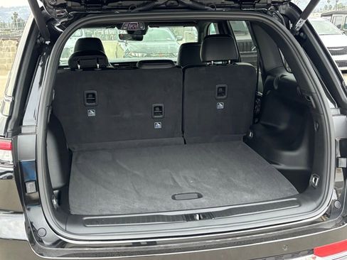 New 2025 Jeep Grand Cherokee Limited image 18