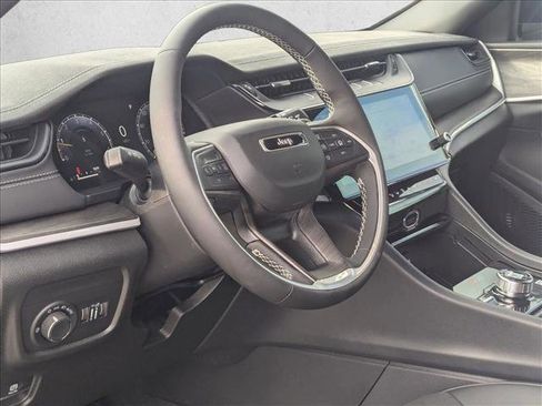 New 2026 Jeep Grand Cherokee Altitude image 3