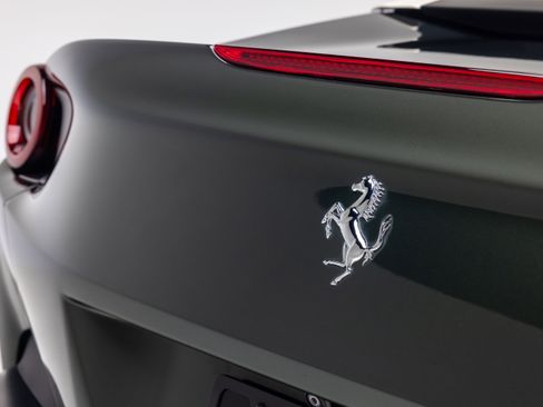 Certified 2019 Ferrari Portofino RWD image 23