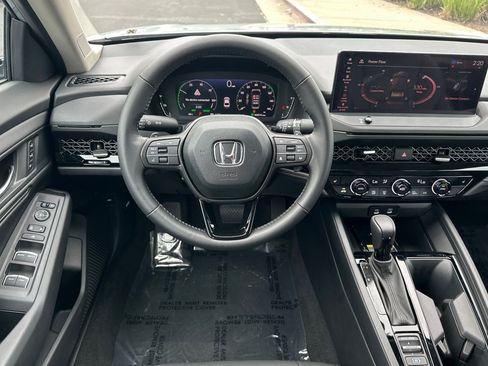 Used 2025 Honda Accord EX-L image 16