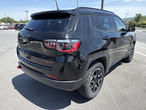 Used 2024 Jeep Compass Trailhawk AWD/4WD image 3