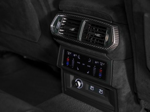 Used 2023 Lamborghini Urus Performante AWD/4WD image 47