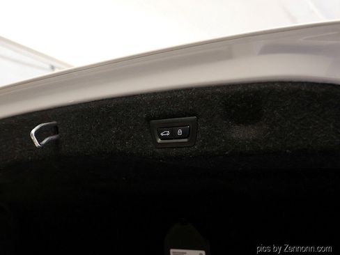 Used 2024 BMW 530i xDrive image 33