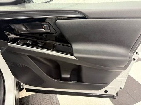 Used 2024 Toyota bZ4X XLE w/ Weather Package image 21