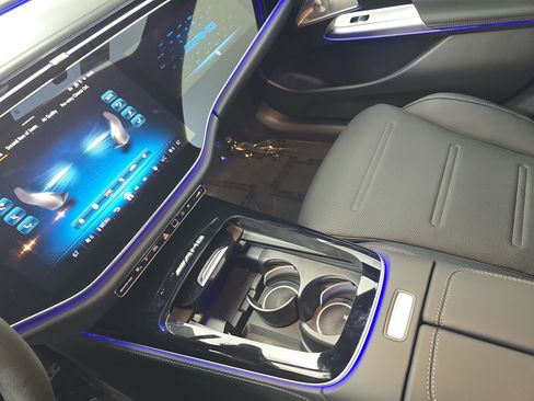 New 2026 Mercedes-Benz E 53 AMG e 4MATIC Sedan image 24