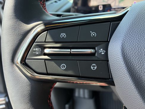 Used 2026 Chevrolet Traverse RS FWD image 32
