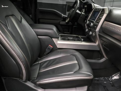 Used 2020 Ford F250 Platinum w/ Tremor Off-Road Package image 38