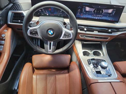 Used 2024 BMW X7 M60i w/ Executive Package image 10