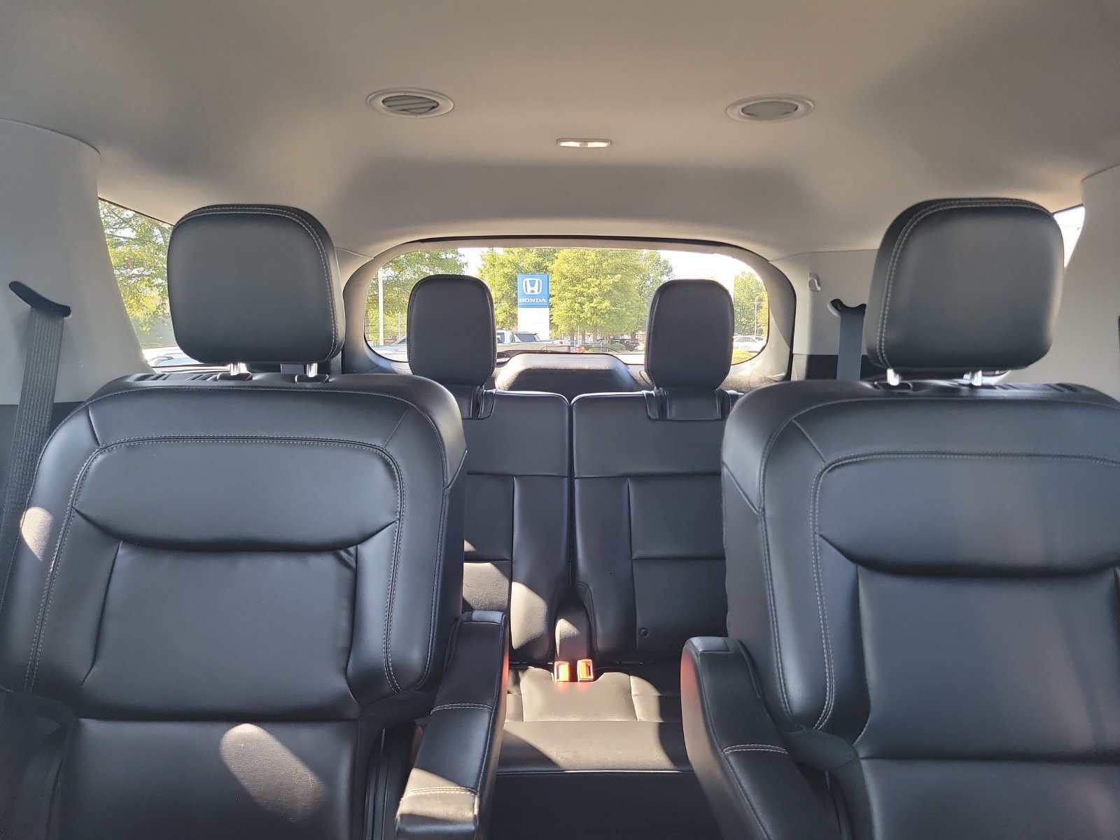 Used 2021 Ford Explorer XLT w/ Equipment Group 202A RWD image 22