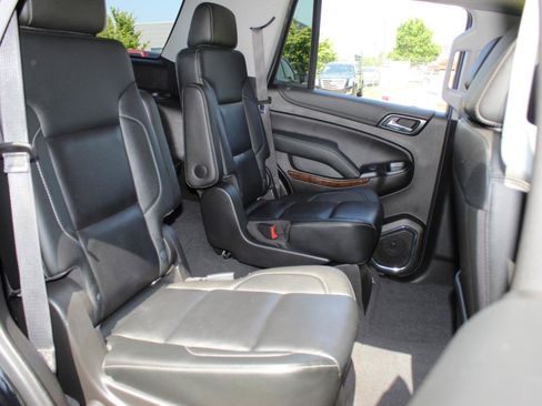 Used 2019 Chevrolet Tahoe LT w/ Luxury Package AWD/4WD image 21