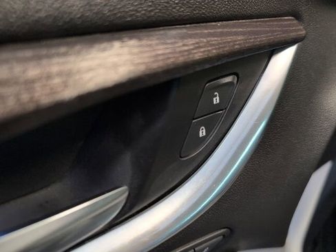 Certified 2022 Buick Enclave Avenir w/ Avenir Technology Package AWD/4WD image 16