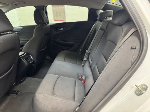 Used 2021 Chevrolet Malibu LT FWD image 16