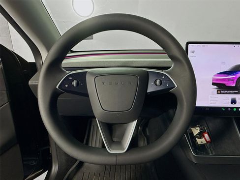 Used 2026 Tesla Model Y 2WD image 6