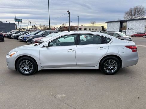 Used 2013 Nissan Altima 3.5 SV w/ Navigation Pkg FWD image 6