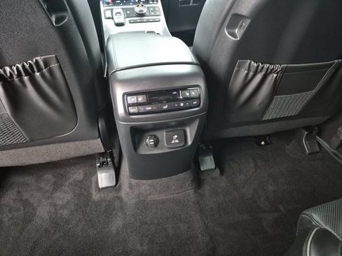 Used 2024 Hyundai Palisade Calligraphy AWD/4WD image 19