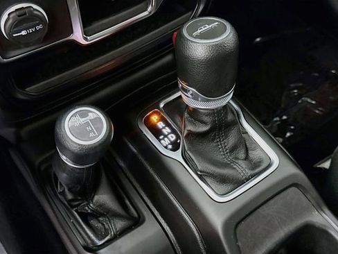 Used 2023 Jeep Gladiator Sport AWD/4WD image 16