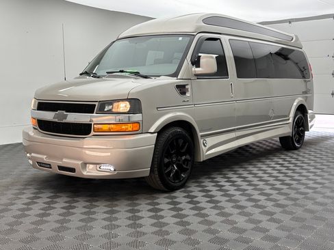 Used 2023 Chevrolet Express 2500 Extended RWD image 14