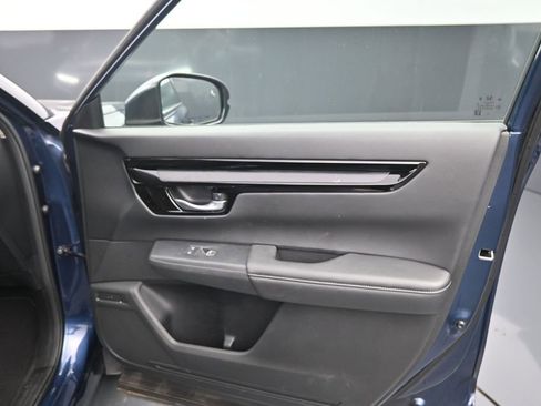 Used 2025 Honda CR-V EX-L image 12