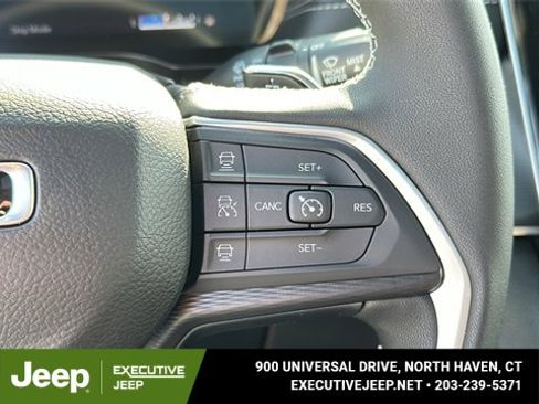 New 2025 Jeep Grand Cherokee Laredo w/ Luxury Tech Group I image 15